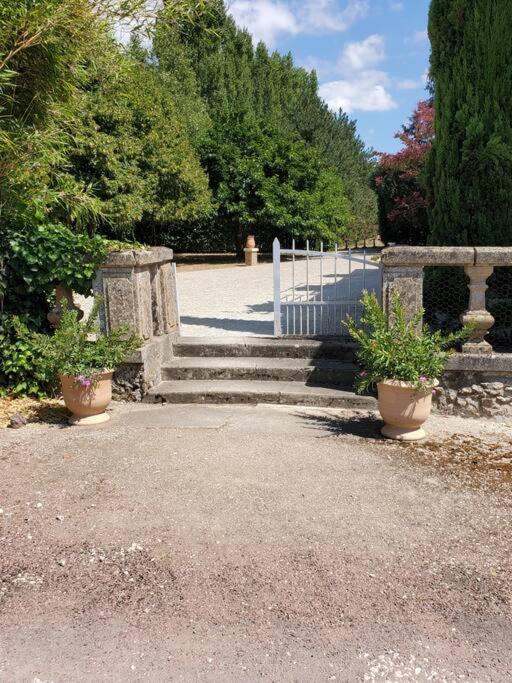 La Grelauderie 2 Apartment Saintes Exterior photo